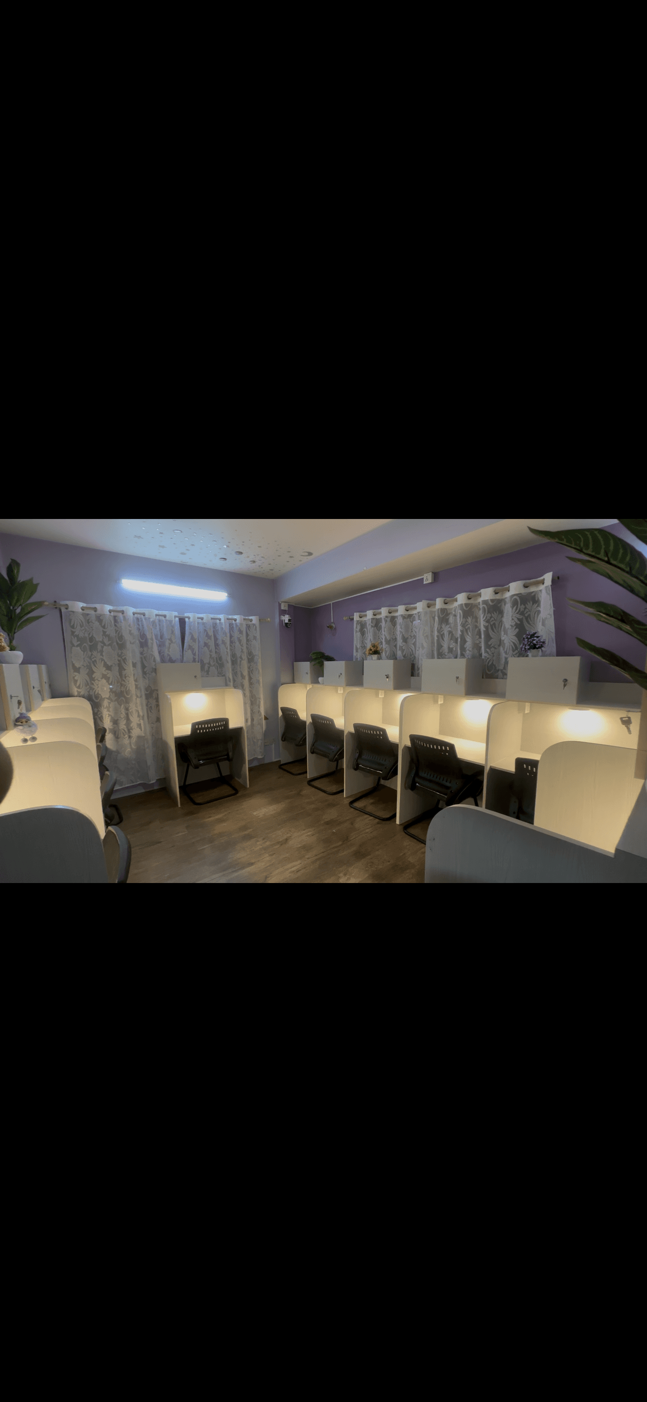 Premium study room with larger individual desks